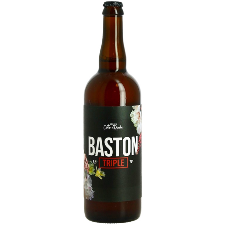 Bouteille de bière Baston Triple avec sa robe orangée et mousse généreuse
